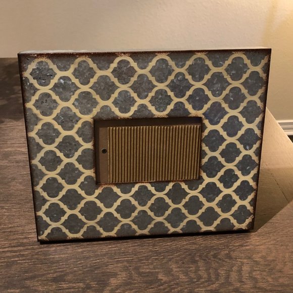 Rustic Metal Frame - Picture 2 of 4